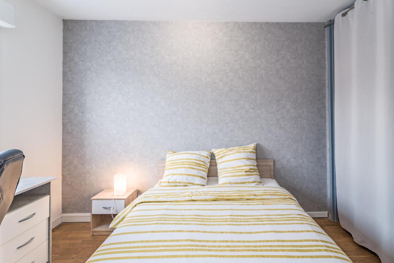 Spacieux Appartement - 6 Personnes - Parking Gratuit Saint-André-les-Vergers エクステリア 写真